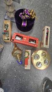 lot 99 image: Vintage Christmas Lot
