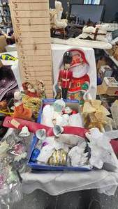 lot 108 image: Vintage Christmas