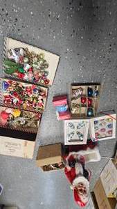 lot 119 image: Vintage Christmas