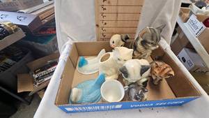 lot 181 image: Cat Figurines and Chicken Nest Toppers