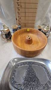 lot 184 image: Minature SteinsNutCracker Bowl