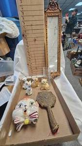 lot 220 image: Cat twine Holder, Cat Salt and Pepper Shakers and More