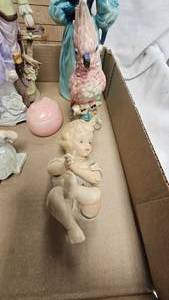 lot 237 image: Porcelain Vintage Figurines