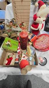 lot 235 image: Vintage Christmas Lot