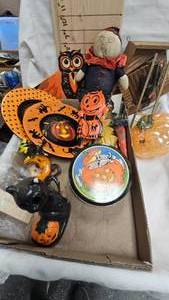 lot 239 image: Vintage Halloween Lot