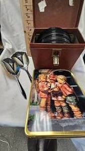 lot 190 image: Storage Case of 50 45 Records, BrushMirror Set, Tin Box