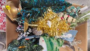 lot 209 image: Vintage Christmas Tree Lot