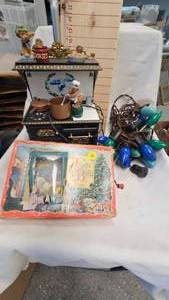 lot 210 image: Jingle Bell Music Box, Animated Christmas Dcor, Lights