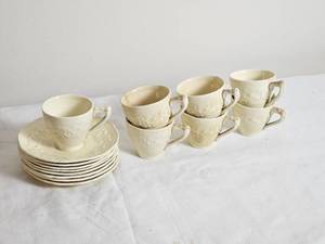 lot 98 image: Crown Ducal English China