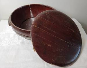 lot 32 image: Antique Wooden Chinese Lidded Food Box Basket
