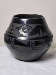 lot 23 image: Striking Pueblo Studio Art Ceramic Blackware Pottery - Martha Appleleaf