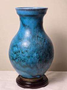 lot 74 image: Gorgeous Studio Art Ceramic Blue Vase - Ben Owen