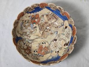 lot 52 image: Stunning Antique Japanese Satsuma Bowl