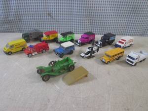 lot 14 image: (G-1) Assorted Vintage Matchbox Veh...