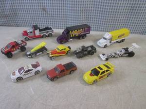 lot 17 image: (G-1) Assorted Vintage Hot Wheels V...