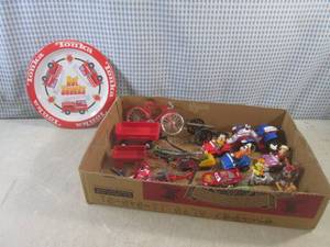 lot 27 image: (CS) Flat of Assorted Smalls and To...