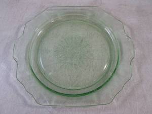 lot 44 image: (FS) Vintage Etched Green Uranium G...