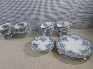 lot 50 image: (BS) Vintage Melrose Semi Porcelain...