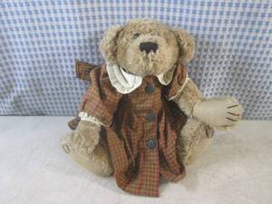 lot 58 image: (EC1) Boyds Bears Louella Archive...