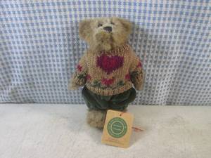 lot 64 image: (EC1) Boyds Bears Matthew 8 Arch...