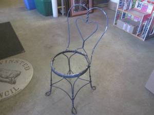 lot 78 image: (EC1) Vintage Metal Ice Cream Parlo...