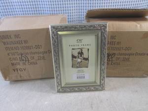 lot 125 image: (BS) 12 - 4x6 Gabrian Champagne Orn...