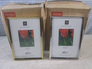 lot 127 image: (D-3) 24 - 5x7 GoldSilver Mix Euro...