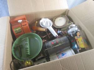 lot 154 image: (A-3) Box Full of Assorted Vintage ...