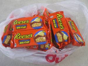 lot 244 image: (B-3) 18 King Size Reeses Potato Ch...