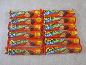 lot 247 image: (B-3) 12 Reeses King Size Fast Brea...