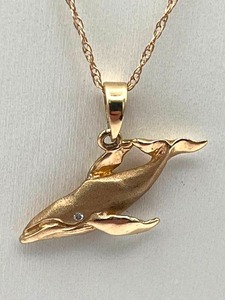 lot 16 image: 14K Gold Necklace (Stamped 14K BAB) with 14K Gold Humpback Whale Pendant (2.2 Grams Total Weight), 18-inch Necklace, 1mm