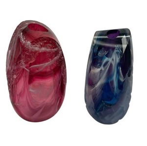 lot 23 image: Beautiful Pair of Hand Blown Glass Vases