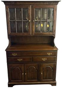 lot 29 image: Vintage Pennsylvania House Cherry Dining Room Hutch & Base Buffet Cabinet (72 x 44 x 20)