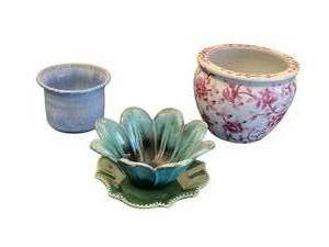 lot 82 image: Vintage Stoneware Pottery Collection including Andrea by Sadek (5 tall) and Evangeline