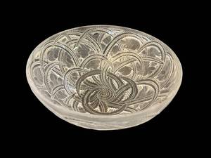 lot 100 image: Beautiful Vintage Lalique France Pinsons Finch French Crystal 9 Centerpiece Bowl, 3-inches tall