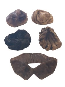 lot 131 image: Wonderful Lot of Fur Hats and Mink Fur Collar in Nice Condition