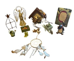 lot 145 image: Vintage Collectibles including Native American Dreamcatcher with Chimes