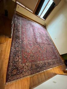 lot 163 image: Large Vintage KARASTAN (135.5 x 165) Red Sarouk #785 Wool Pile Rug - See Description