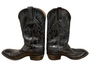 lot 178 image: Very Nice Pair of Mens (Size 10.5) LUCCHESE Classics Black Leather Cowboy Boots
