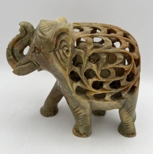 lot 207 image: Vintage 5.25-inch Hand Carved Soapstone Elephant