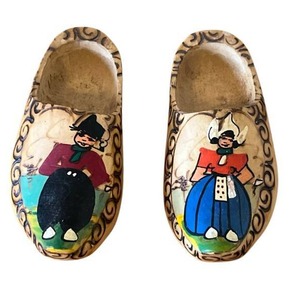 lot 220 image: Pair of Vintage Dutch ClogKlomp Wooden Decorative Shoes