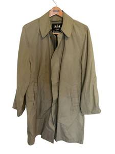lot 235 image: Mens Vintage LORD FORECASTER Courier Olive Green Long Coat (Size 38R) in Nice Condition