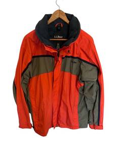 lot 243 image: Mens Size Medium (Regular) L.L. Bean Outdoors Jacket