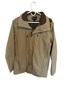 lot 247 image: Mens Size Medium MARMOT Field Jacket
