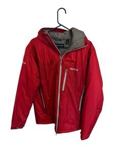 lot 251 image: Mens Marmot Red Hooded Jacket (Size Medium)
