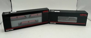 lot 302 image: New Marklin Z-Scale Deep-Well Flat Car Set (82286) & Steam Locomotive Class 55 DB (88984)