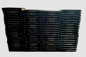 lot 330 image: The Agatha Christie Mystery Book Collection Lot