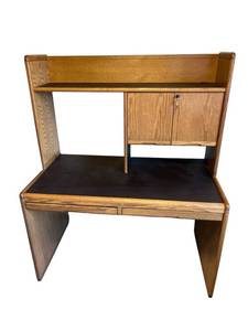 lot 385 image: Office Desk (48.5 W x 59 T x 28 D) - Bring Help to Remove