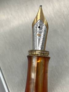 lot 440 image: Stipula DVETTO Congac, 18K Gold Nib Fountain Pen