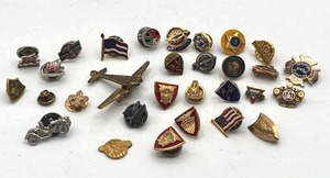 lot 445 image: Antique and Vintage Label Pins - USA & Foreign - Socony Vacuum, American Ordinance Association, Chicago & Northwestern Railroad, and More